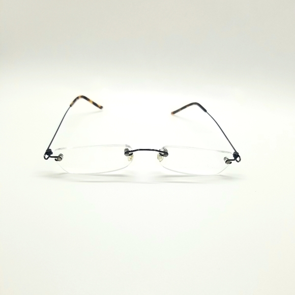 Design Optics Frameless Eyeglasses With Case - Picture 5 of 8